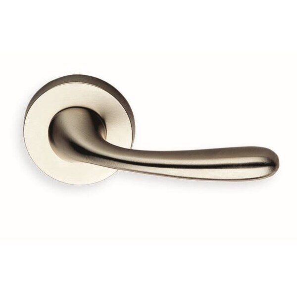 Lever Priv 2-3/4" BS Full Lip 1-3/4" Doors Satin Nickel 905
